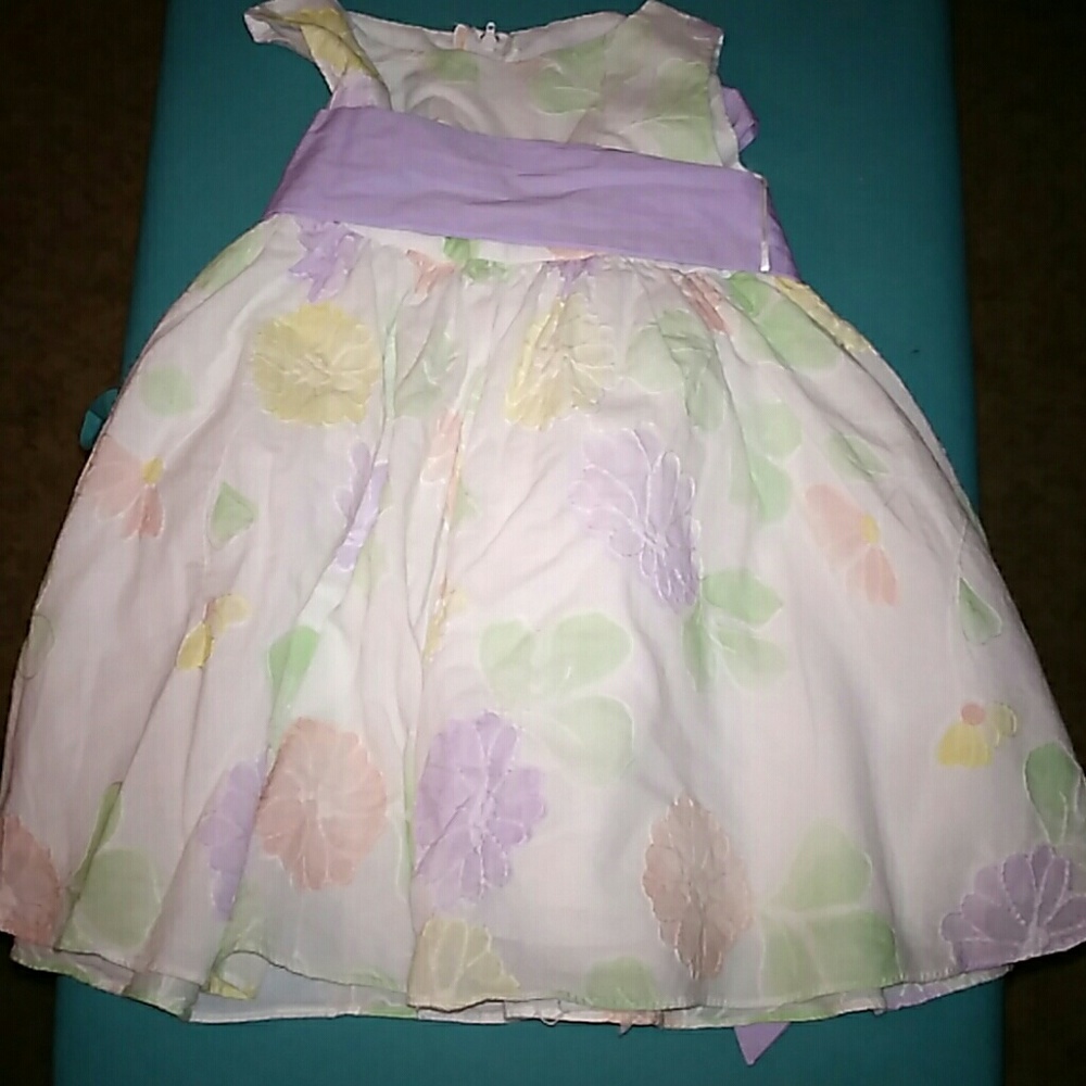 Girls dress
